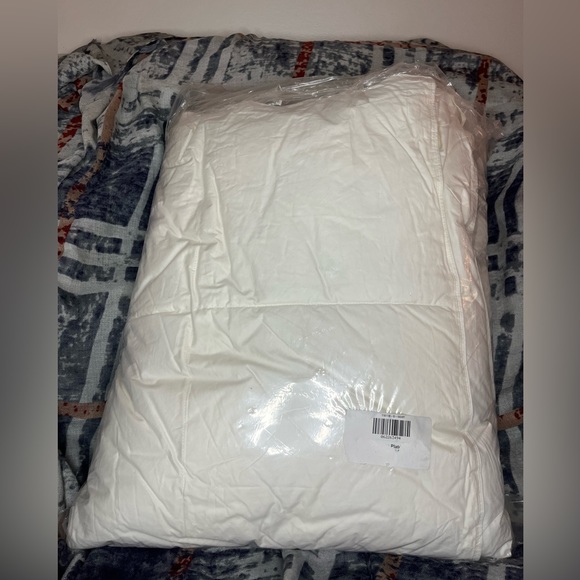 The Company Store Lacrosse Loftaire Down Alt Light Warmth Comforter - Picture 4 of 5